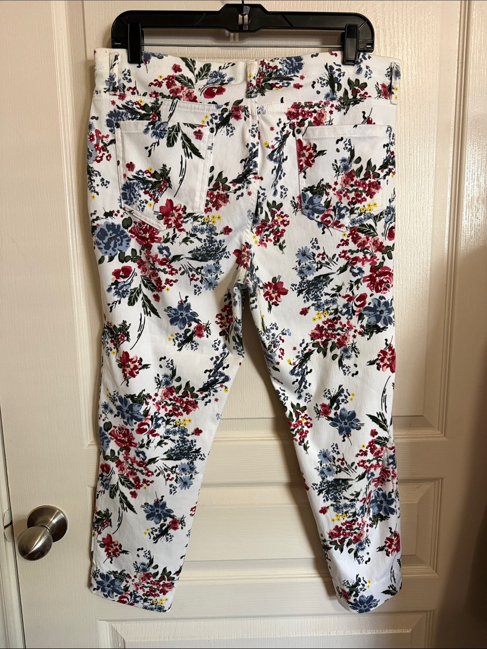 Time and Tru White Floral Slim Ankle Pants with Blue & Red Blooms - Picture 3 of 4